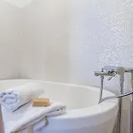 Royal 4*